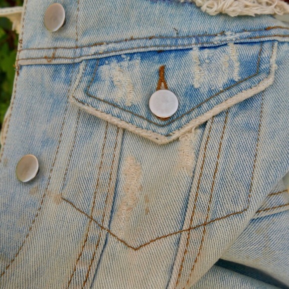 UNIF Fornever Light-Wash Denim Jacket - Picture 6 of 8